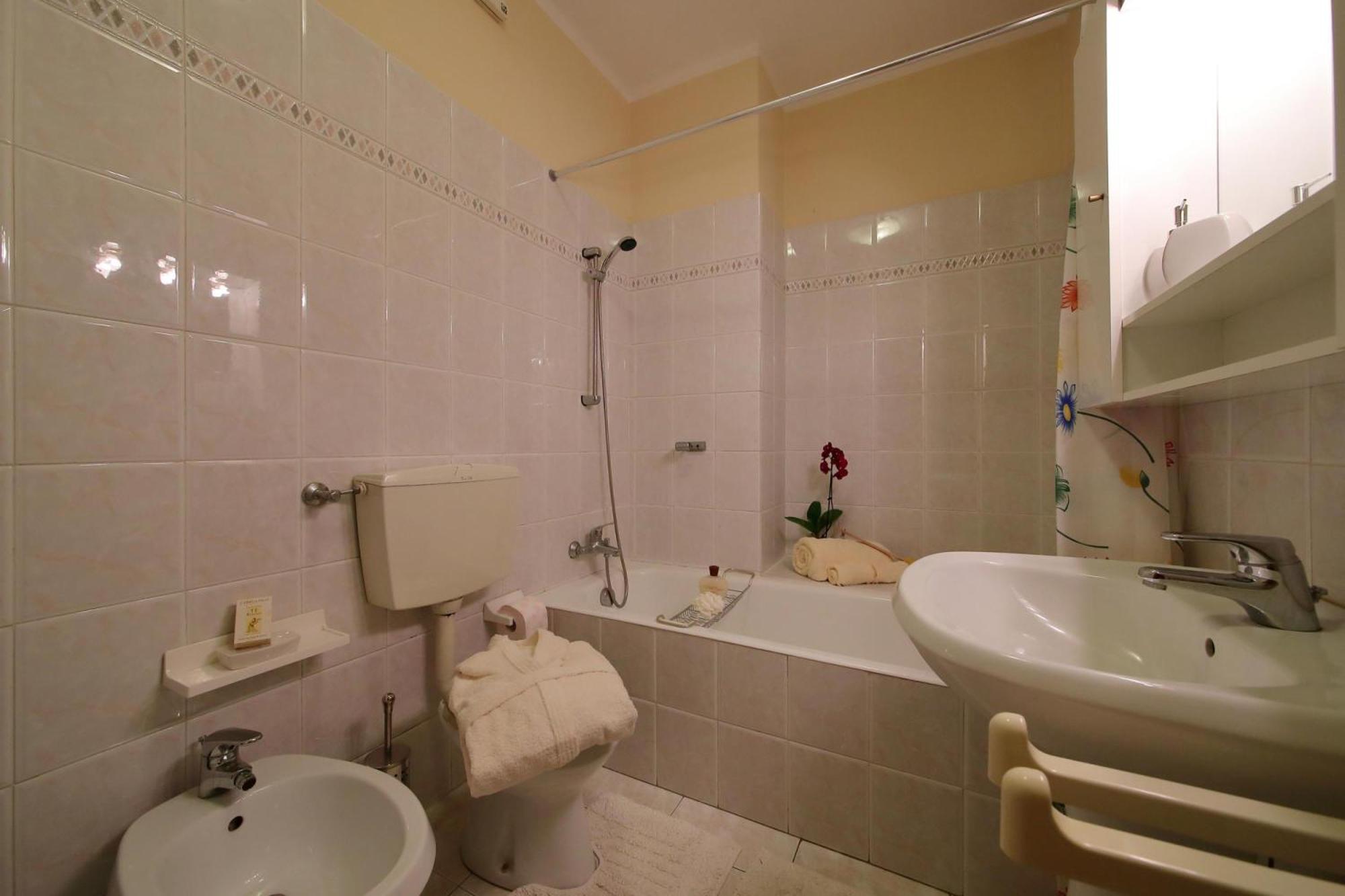 Petalo Bianco 100M From Lake - Happy Rentals Baveno Extérieur photo